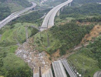 Taiwan Earthquake, Unrelated Landslide Causing Difficulties