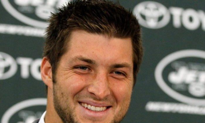 Jets Formally Introduce Tim Tebow
