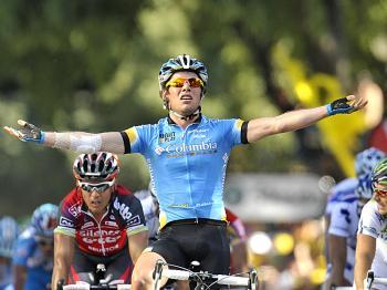 Cavendish Sprints to Fourth Stage Win in 2008 Tour de France