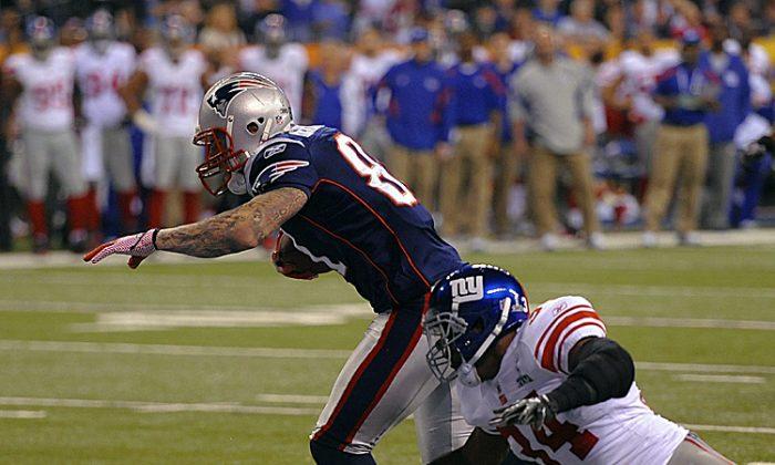 Super Bowl XLVI: Patriots Hold Giants to FG, Lead 17–15 After Three