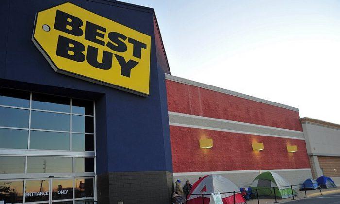 Best Buy Reports Sales Slump, Store Closures