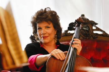 Christine Walevska ‘Goddess of the Cello’ in New York