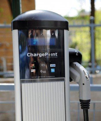 Ontario to Add Electric Car Charging Stations