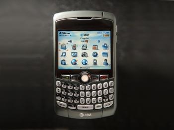 Blackberry Outsells iPhone in First Quarter of 2009