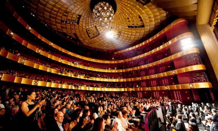 Shen Yun Packs Lincoln Center