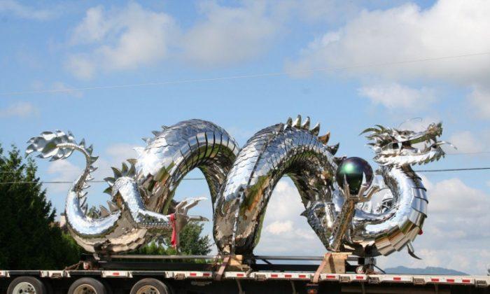 Giant Steel Eagle Heads for Dollywood