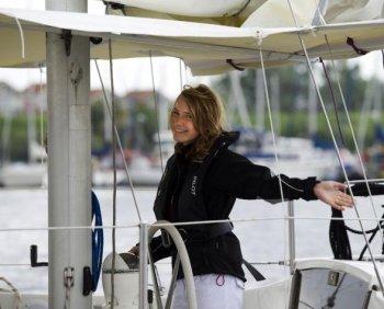 14-Year-Old Laura Dekker to Sail Around the World