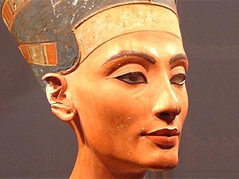Ancient Egyptians’ Eye Makeup Found to Be Medicine