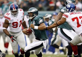 Giants and Eagles Get Ready to Rumble