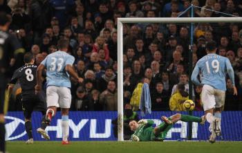 Manchester City Ends Streak of Draws, Holds off Chelsea