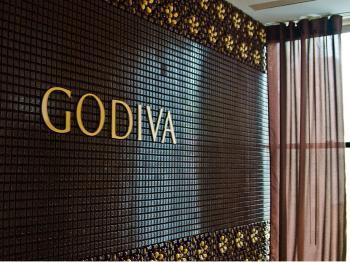 Godiva Chocolate Unwraps Sweet Hotel Suite