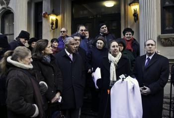 New York: Upper West Side Protests Conversion of Hotel to Shelter