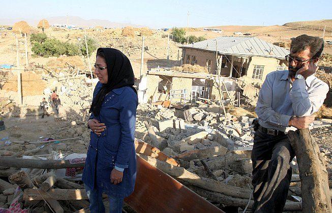 Aid Slow to Reach Iran’s Quake-Hit Northwest