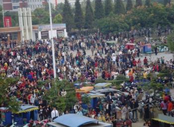 10,000 Jiangsu Residents Rally Against Police Violence