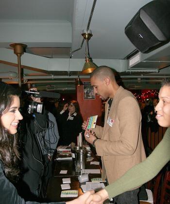 New Yorkers Network, Unemployed Join Ranks to Find Jobs