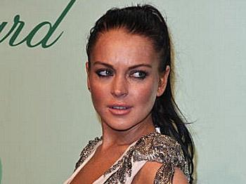 Lindsay Lohan Violates Probation While Yachting