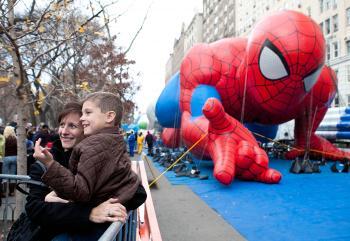 Macy’s Thanksgiving Day Parade 2010 Features Spider-Man, Smurfs