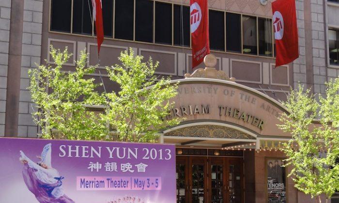 Architect Loves ‘Vibrance of the Color’ in Shen Yun