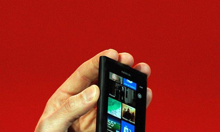 Nokia Aims to Alter Market With Lumia 900