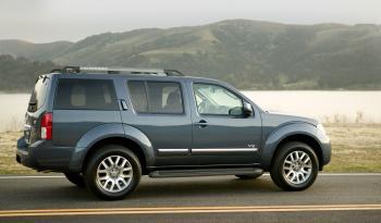 2009 Nissan Pathfinder SE 4X4: Equipped For Action