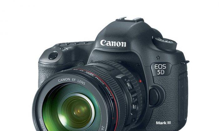 Canon Unveils the EOS 5D Mark III
