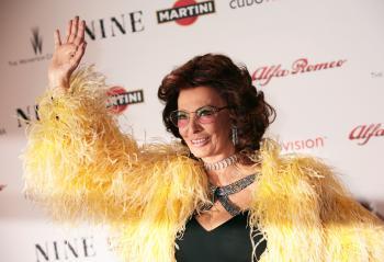 Sophia Loren Now 76, To Receive Japanese Award