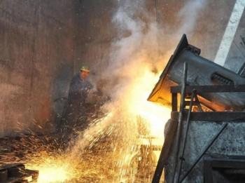China’s Iron and Steel Industry Meets Difficulty