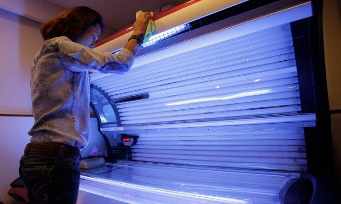 Health Canada Proposes Warnings for Tanning Beds