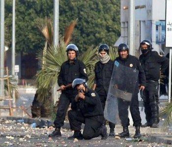 Tunisia Closes Schools and Universities, Protests Continue