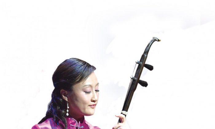 Shen Yun Orchestras: Unifying Two Musical Traditions to Awaken the Senses (2 of 9)