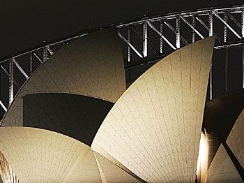 Opera House Dims Lights in Memory of Designer