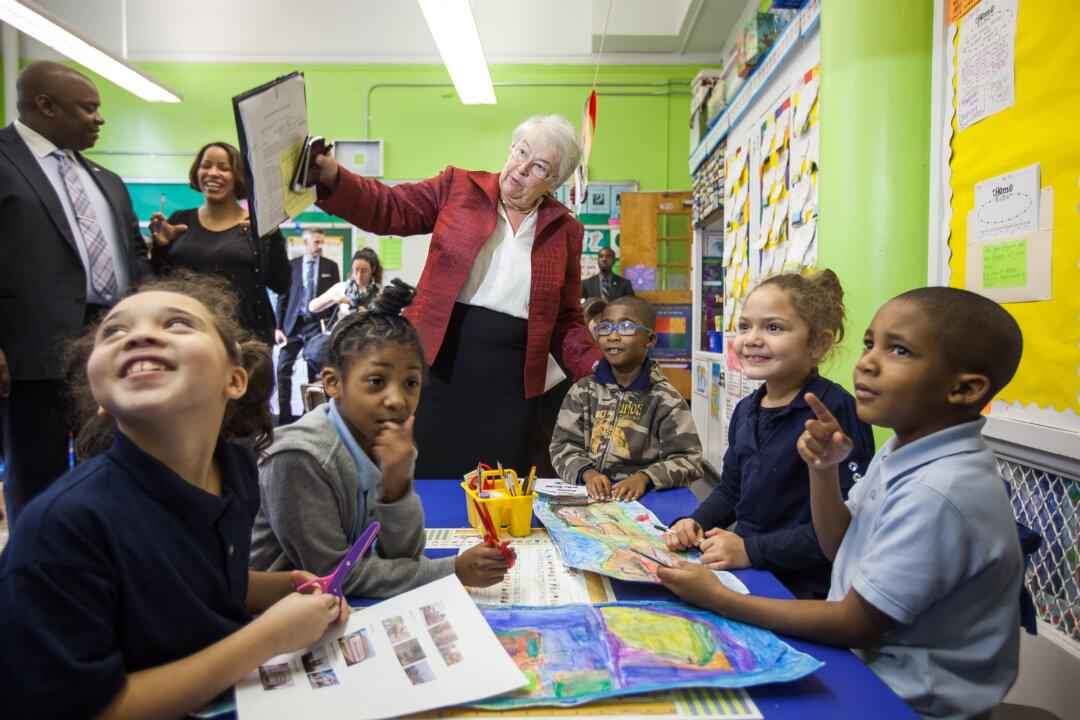 NY School Problems Highlight Debate Over Outside ‘Receivers’