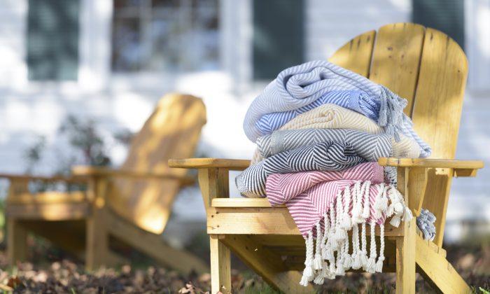 It’s a Wrap: Decorating With Throws and Blankets