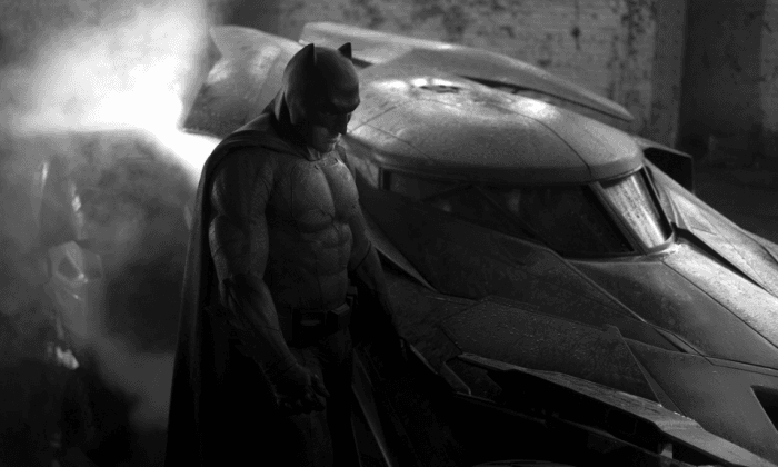Batman vs Superman: Warner Bros. Execs Give Movie Standing Ovation, Affleck Getting Long Term Deal