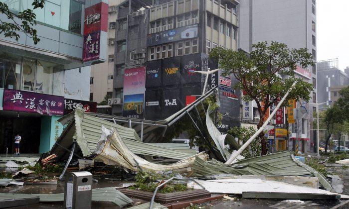 Typhoon Threatens China After 10 Dead Or Missing In Taiwan