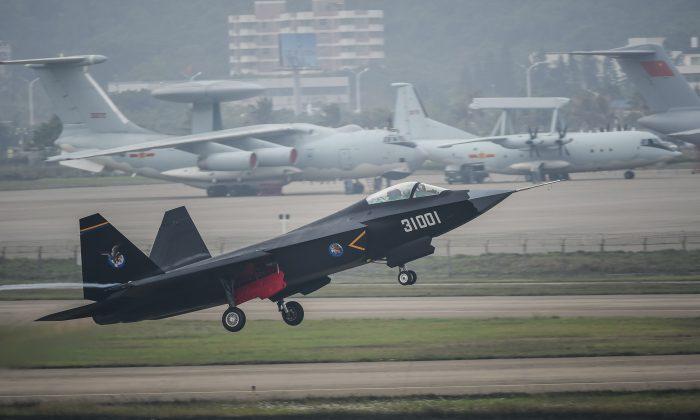 Chinese Military Tests New FC-31 Stealth Fighter Plane