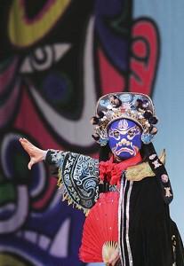 King of Sichuan Opera Changes Three Faces Instantly