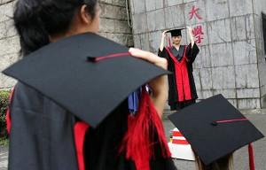 Almost 2 Million Chinese Students Unable to Afford College Tuition