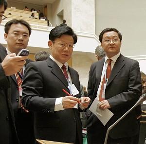 Chinese Diplomat Loses Temper