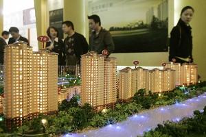 Experts Say China’s Housing Market to Slide Further