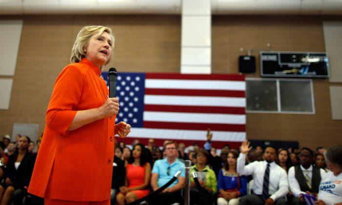 Clinton Facing Fresh Worries in Congress Over Emails