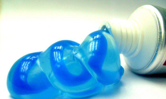 9 Toxic Toothpaste Ingredients That You Need to Avoid for Good Oral Health