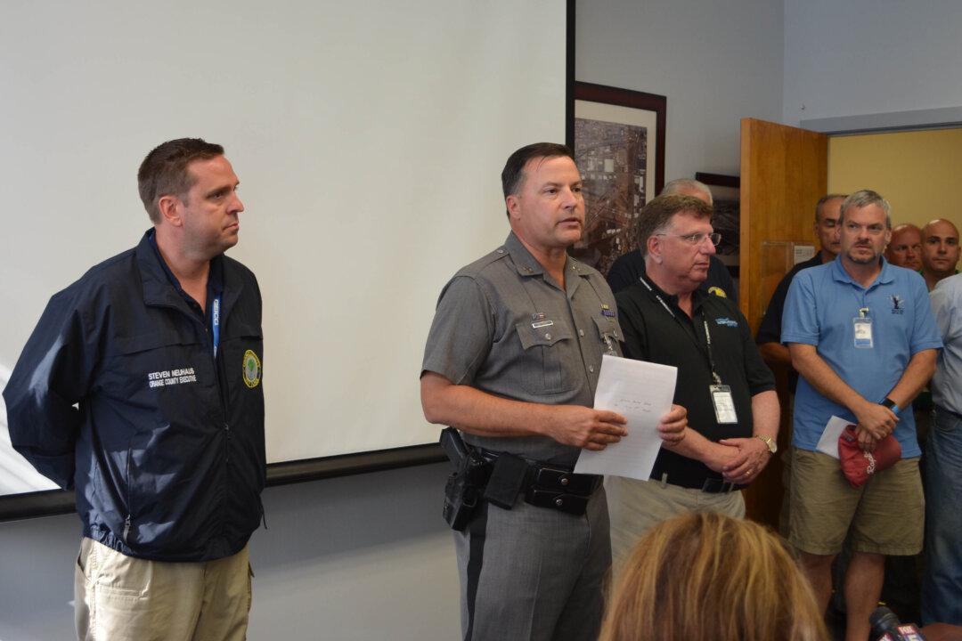 Plane Crash Kills Stunt Pilot Ahead of New York Air Show