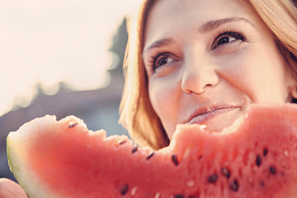 Along with benefits to the colon, the liver, and the kidneys, watermelon is very good at flushing out the body, moving undesired waste to be evacuated. (Dangubic/iStock)