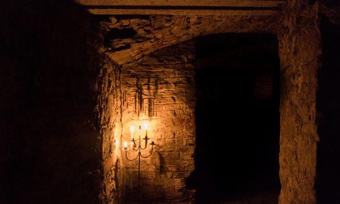 Body Snatchers and Tortured Spirits: Dark History of Edinburgh’s South Bridge Vaults