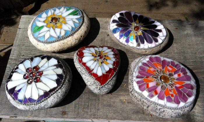 Make Splashy Garden and Other Keepsakes With Mosaic Stones