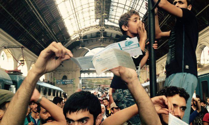 Hungary Bars Migrants From Trains; Smugglers Wait in Wings