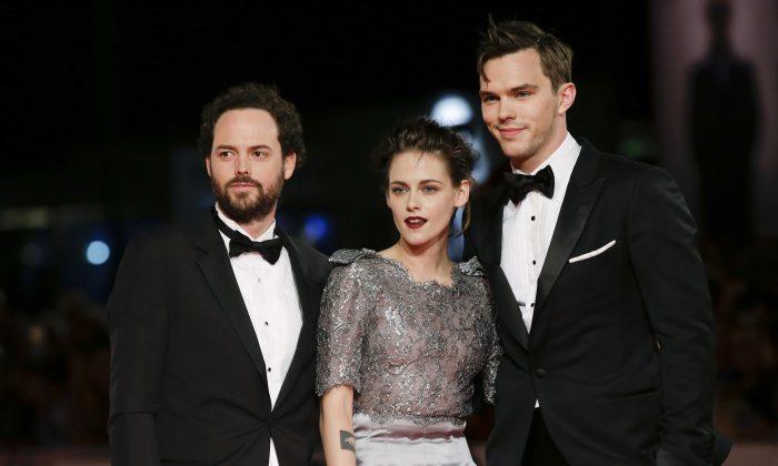Kristen Stewart, Nicholas Hoult Get Emotional in ‘Equals’