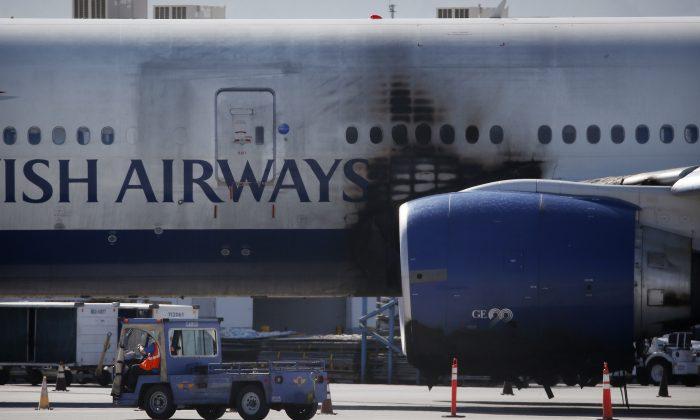 Investigators in Las Vegas Seek Cause of Plane’s Engine Fire