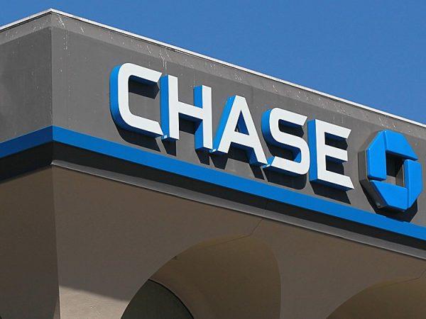The Chase logo is displayed on the exterior of a Chase bank in 2010. (Justin Sullivan/Getty Images)